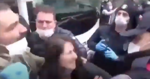 Barış Atay Polislere Saldırıyor